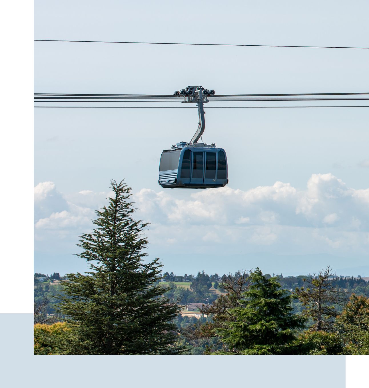 photo de la cabine avec le ciel en fond